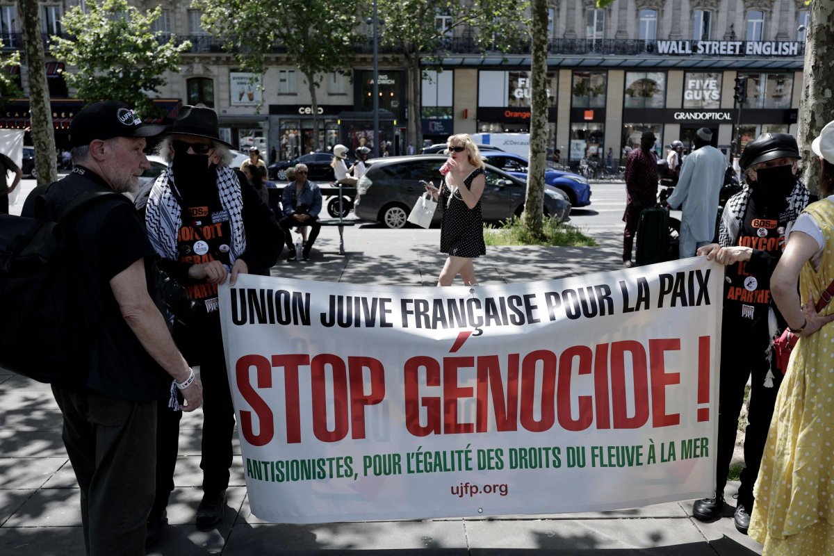 France opens war crimes probe over Israel's mistreatment of activists
