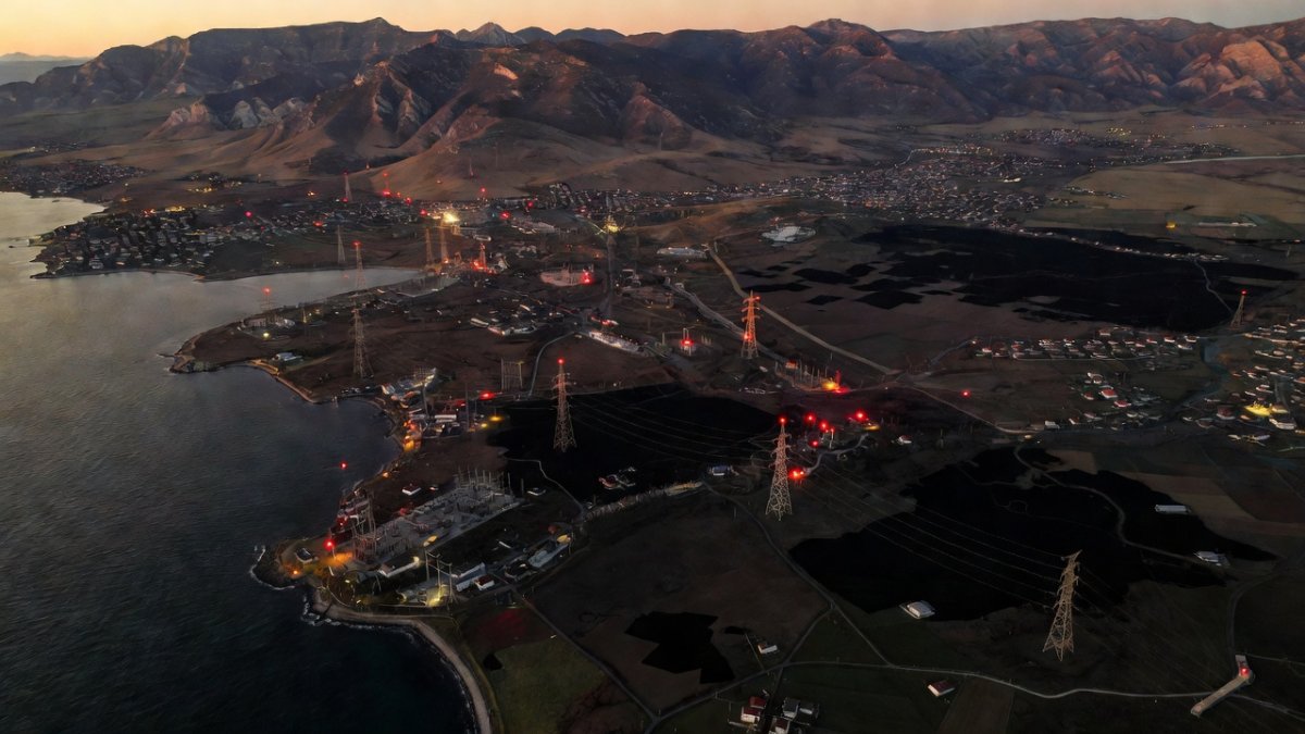 Crimea Declares State of Emergency After Ukraine Hits Energy Grid
