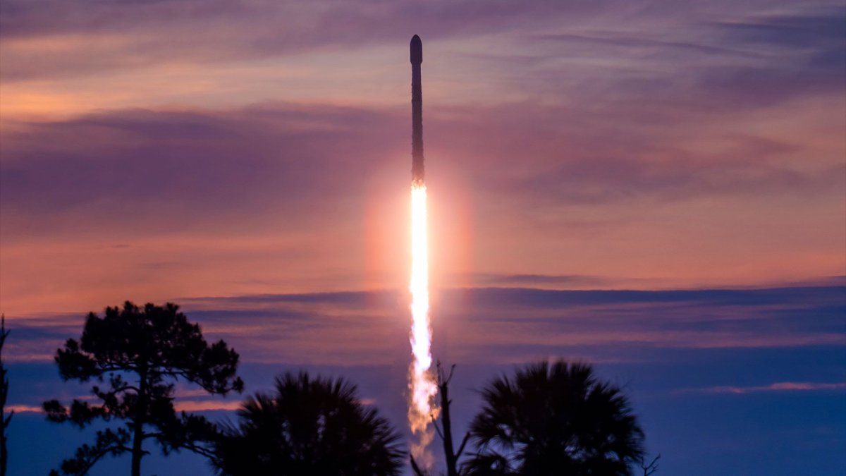 SpaceX Falcon 9 Completes Record 35th Flight: What It Means for India's Space Sector and Starlink's Market Entry
