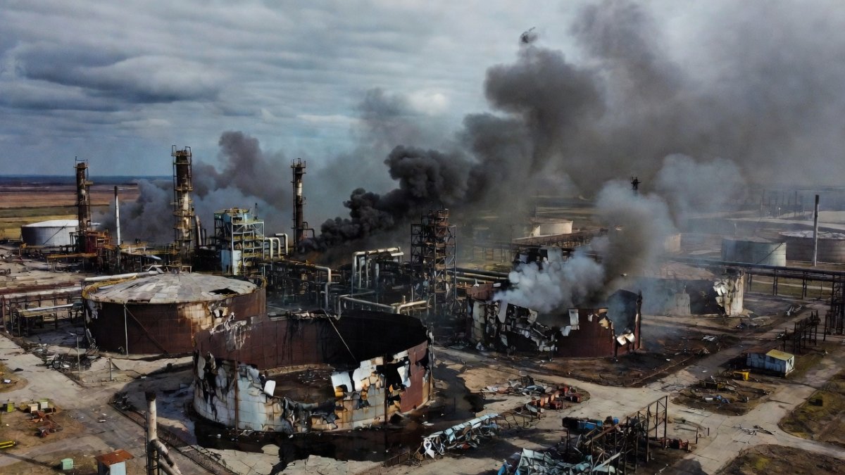 Aerial view of Russian oil refinery infrastructure