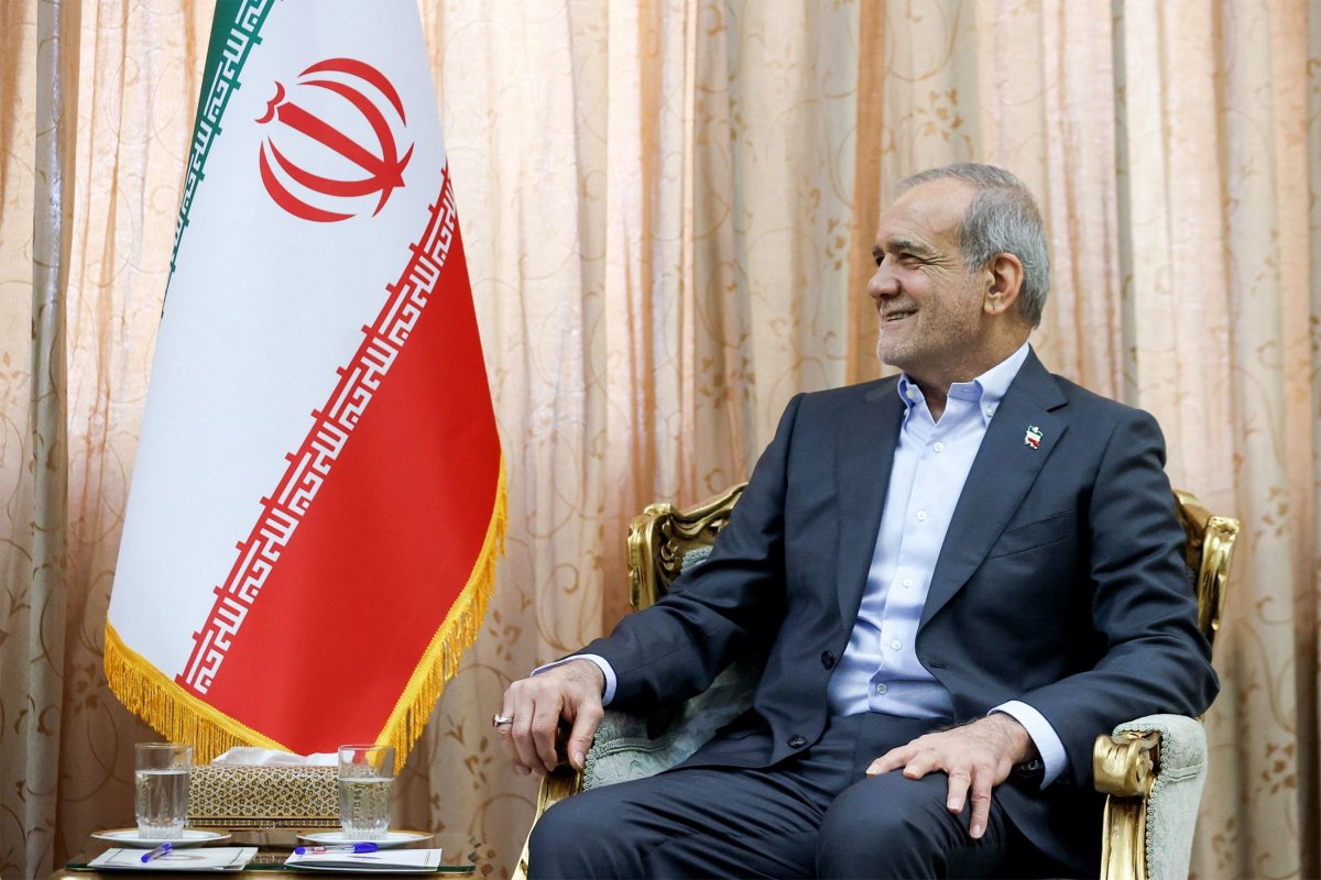 Iran Signals Trump-Pezeshkian Signing as US-Iran Deal Nears Formalization