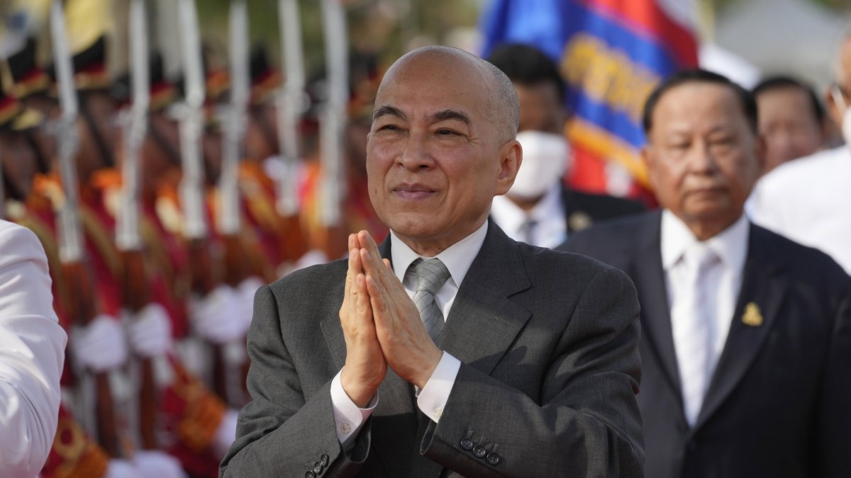 Cambodia's King pays tribute to Princess Bajrakitiyabha