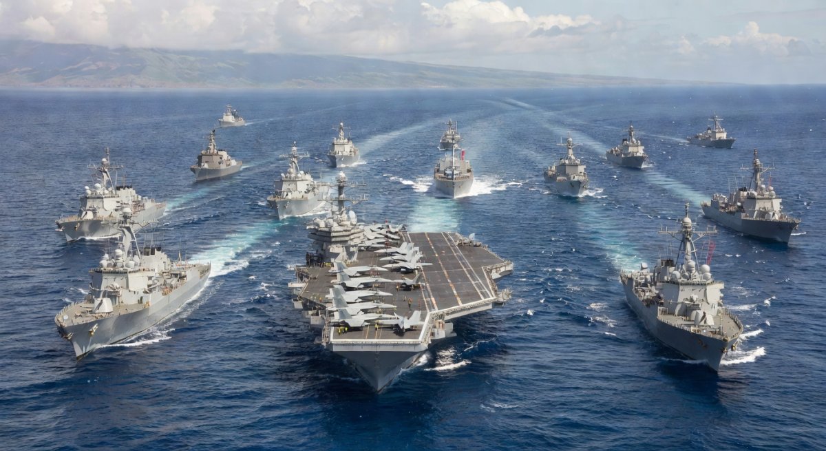 Aegis radar and VLS launchers on a KDX-III destroyer