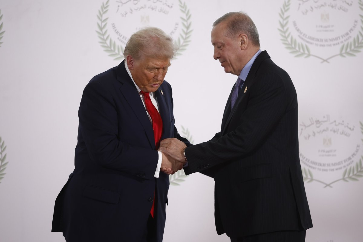 Erdoğan convinced US to halt plan to arm Iranian opposition: Report