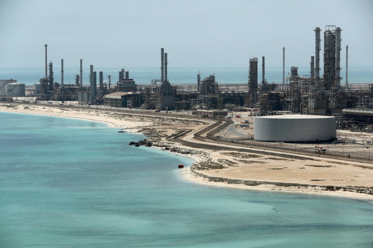 Saudi Aramco Helicopter Crash Near Ras Tanura Kills 14...