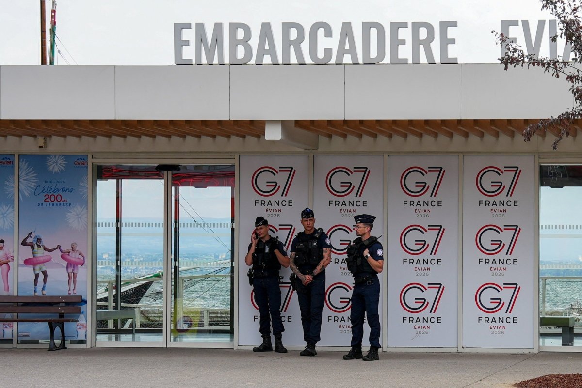 Macron Invites Zelenskyy, Arab Leaders to G7 Summit as Middle East Crisis Deepens