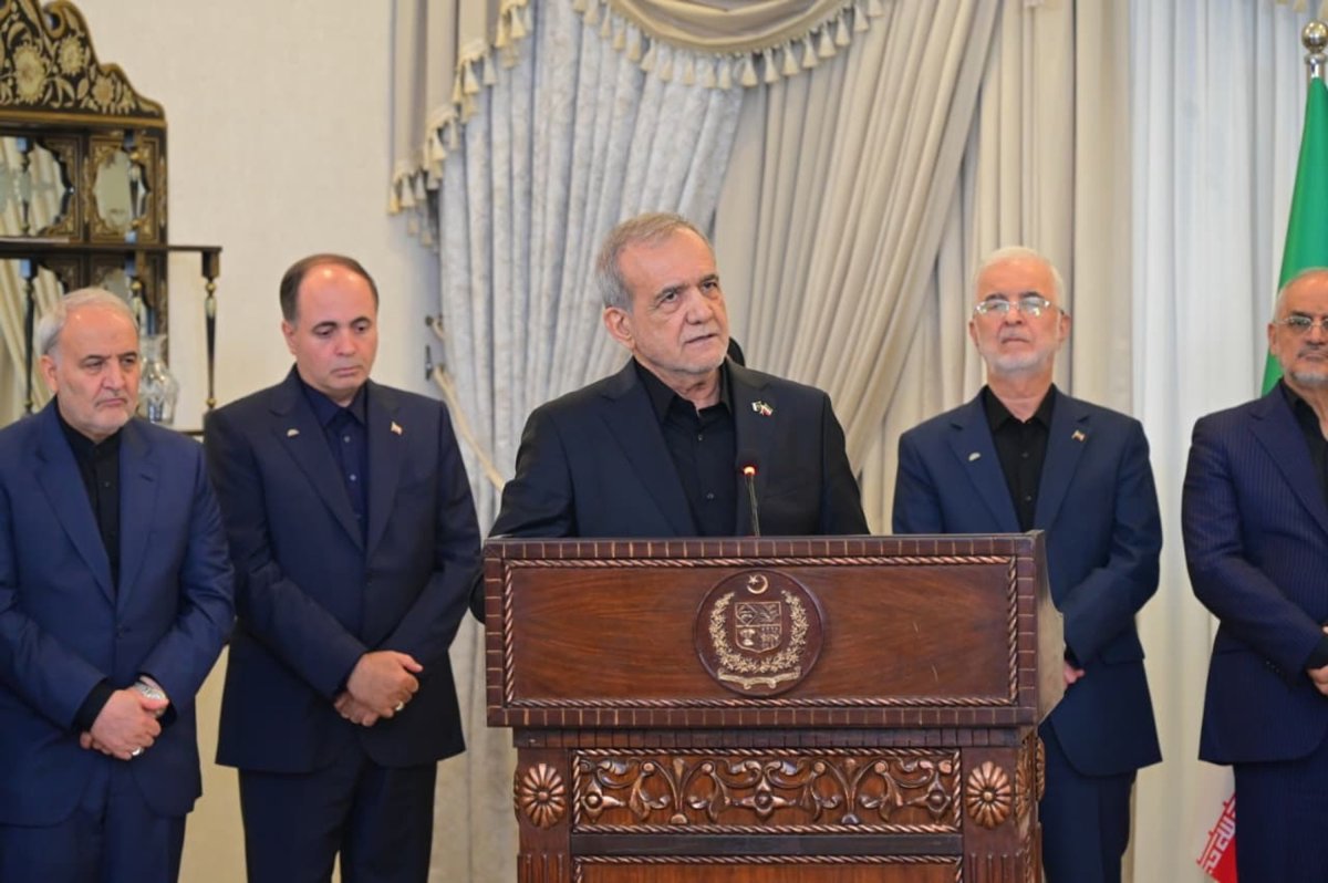 Iran's Missile Program Non-Negotiable Amid Ceasefire Efforts