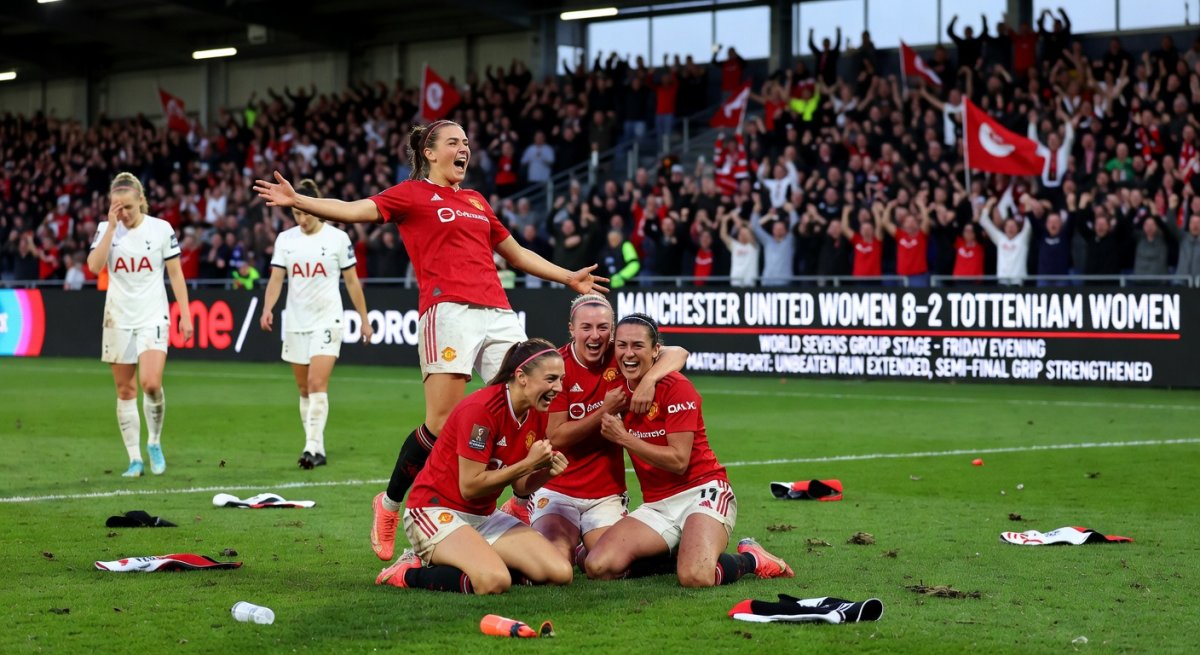 Man United Women 8-2 Tottenham Women: Match Report