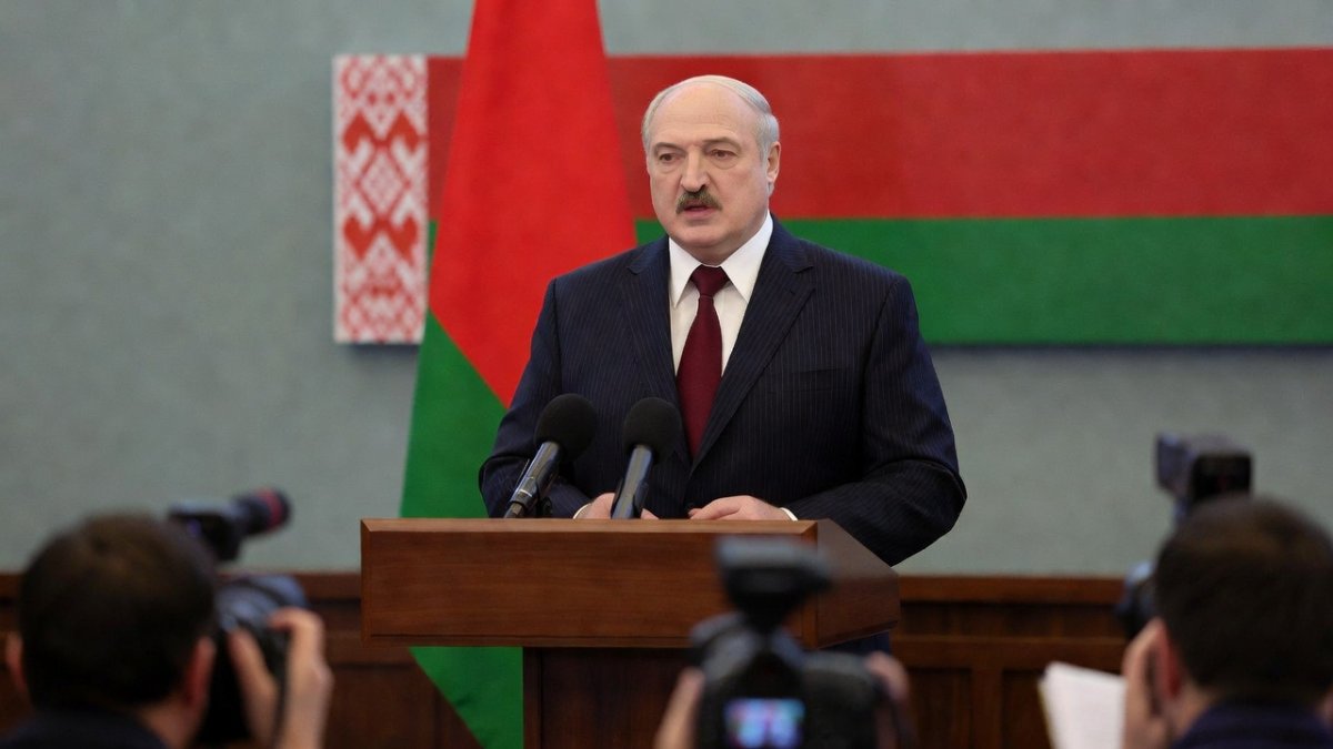 Lukashenko Apologizes to Zelensky: Belarus Strongman Says No Military Threat to Ukraine