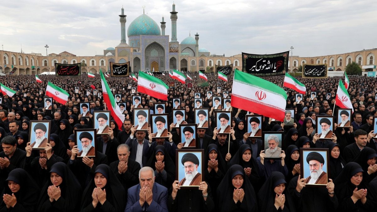 Iran Begins Public Mourning for Ayatollah Khamenei as Millions Gather in Tehran