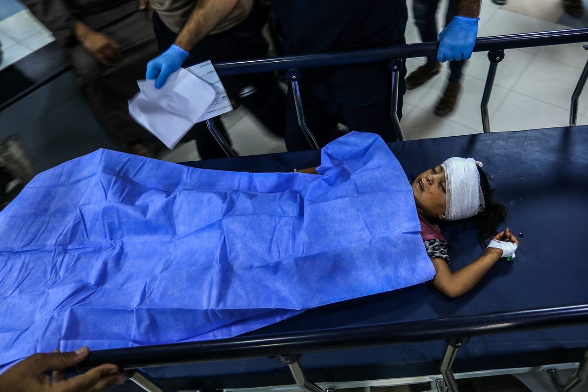 Israeli Strike on Tents for Displaced Palestinians Kills 1, Injures 10 in Southern Gaza