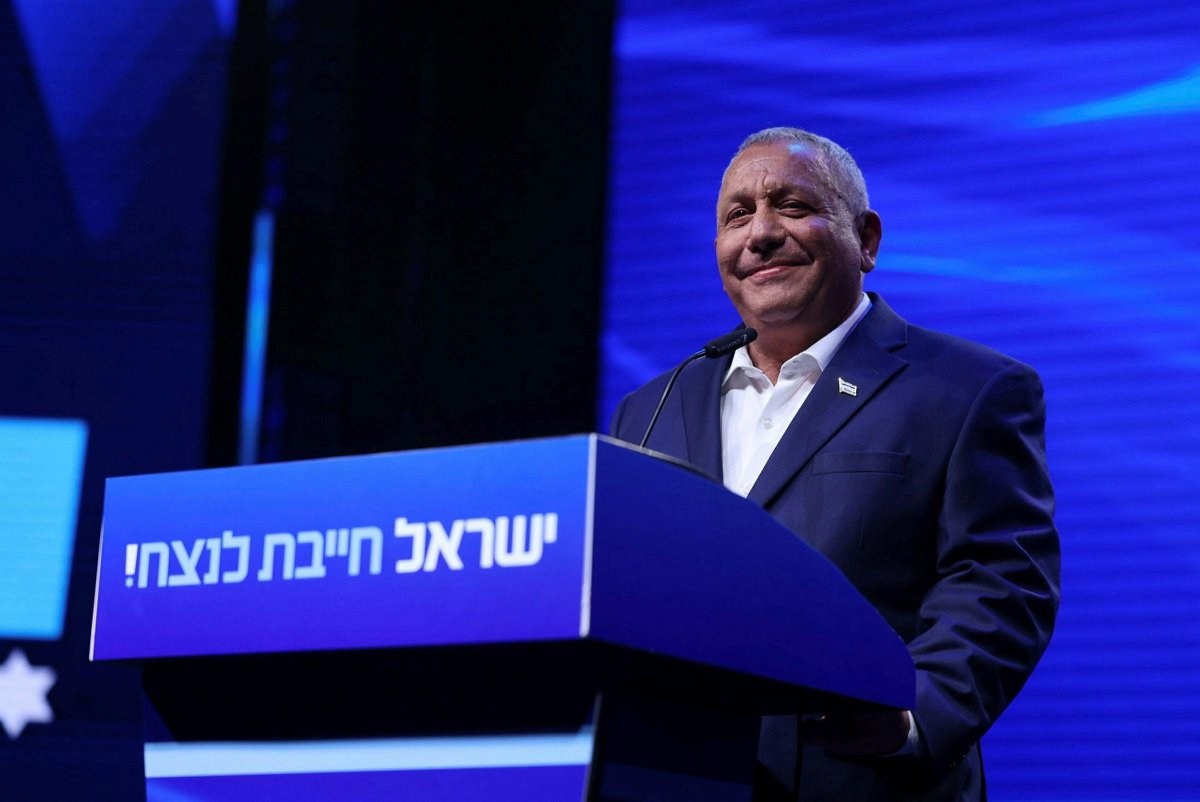 Gadi Eisenkot at Yashar campaign launch event at South Sharon Regional Council