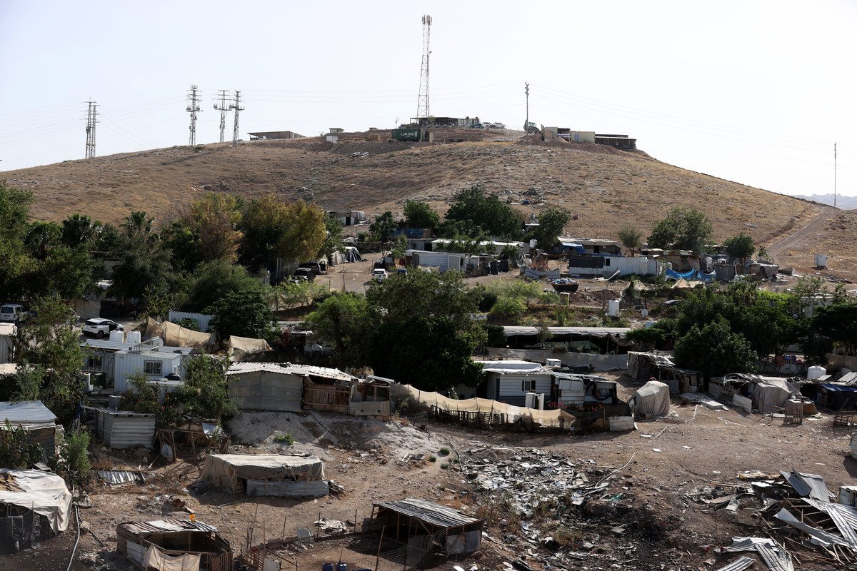 Israel Seizes 500 Dunams, Establishes 8 Illegal Outposts in West Bank