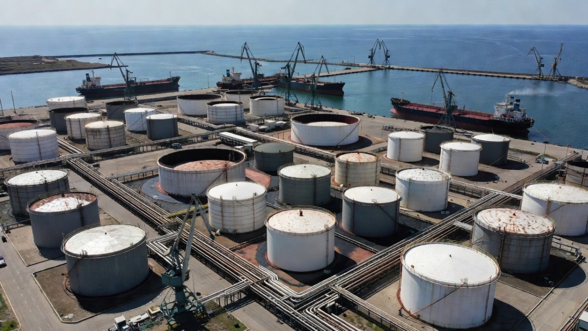 Russia's Black Sea Oil Terminal Halts Operations as Ukrainian Drones Reshape Energy War