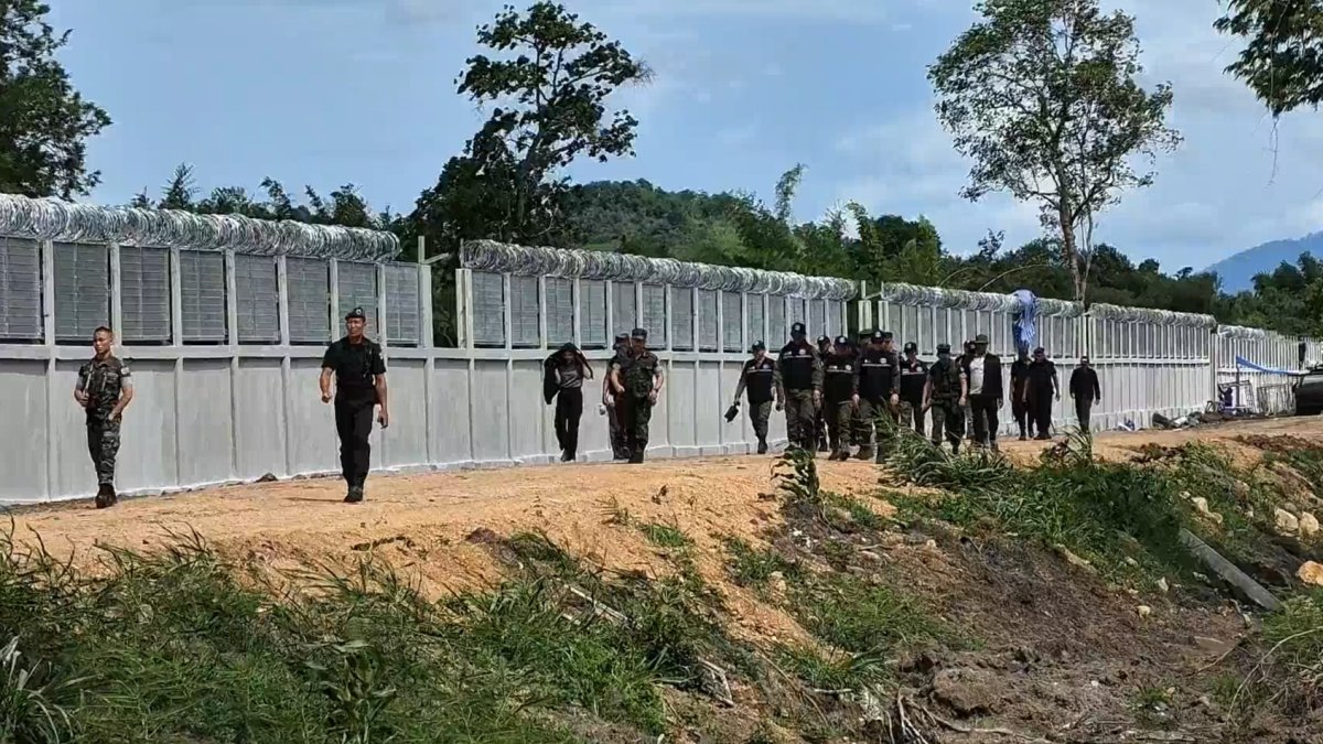 ASEAN Observers Visit Chanthaburi Border