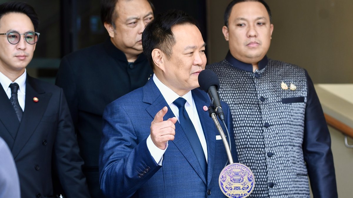 PM Anutin Charnvirakul Answers Critics with ABBA and a Royal Verse