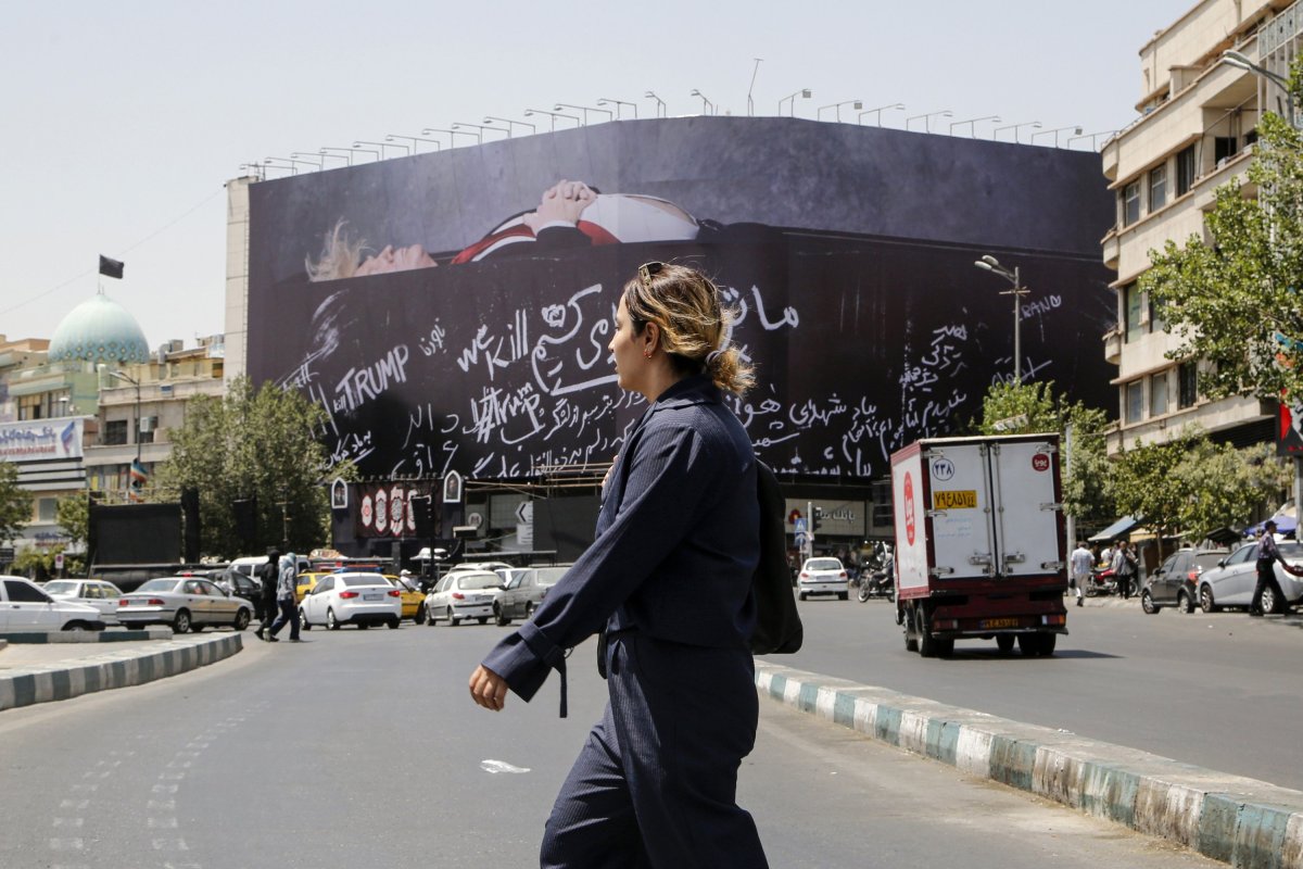 US Iran Strikes Escalate Strait of Hormuz Energy Crisis 2026