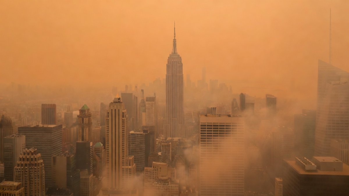 Canada fires prompt US air quality alerts as smoke blankets major cities