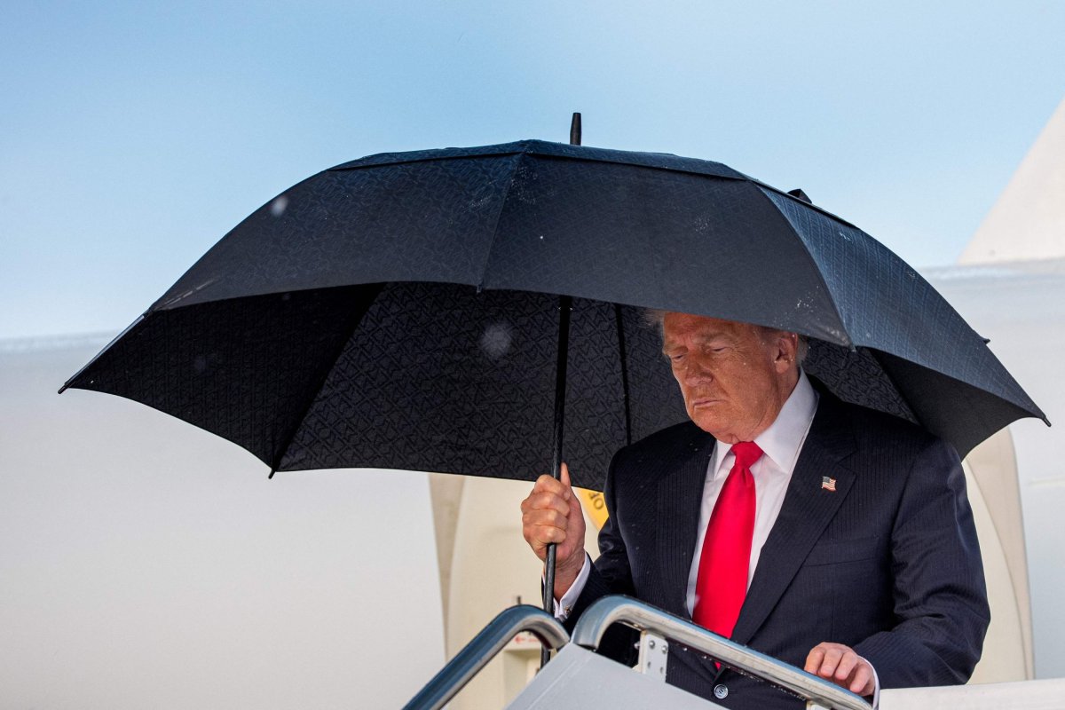 Trump Signals Openness to Iran Deal While Warning of Military Action
