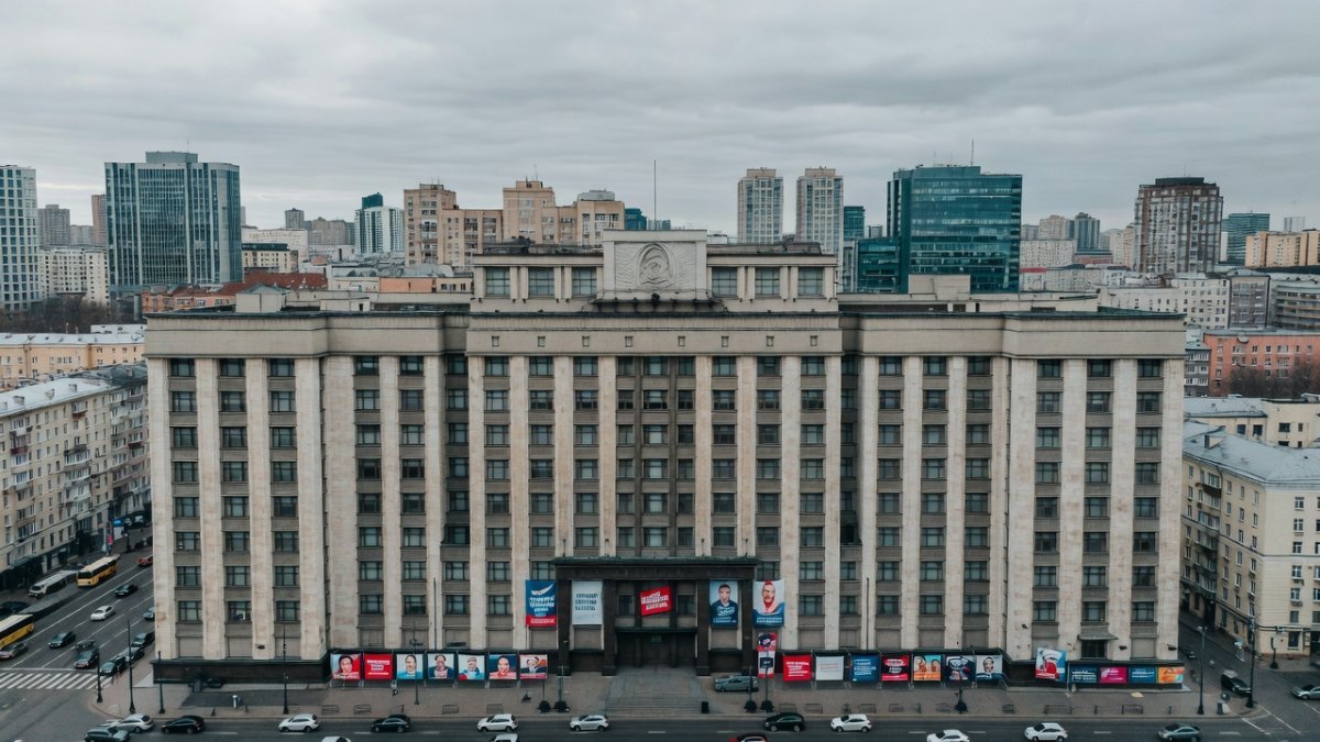Russia Clears 400+ Yabloko Candidates for Pro-Peace Elections