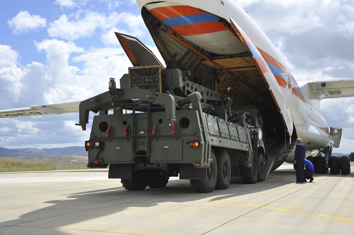 Turkiye Considers S-400 Transfer Amid F-35 Deal Prospects