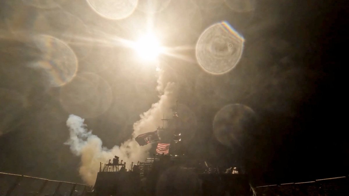 Iran Attacks Gulf Allies as US Strikes Enter Seventh Night