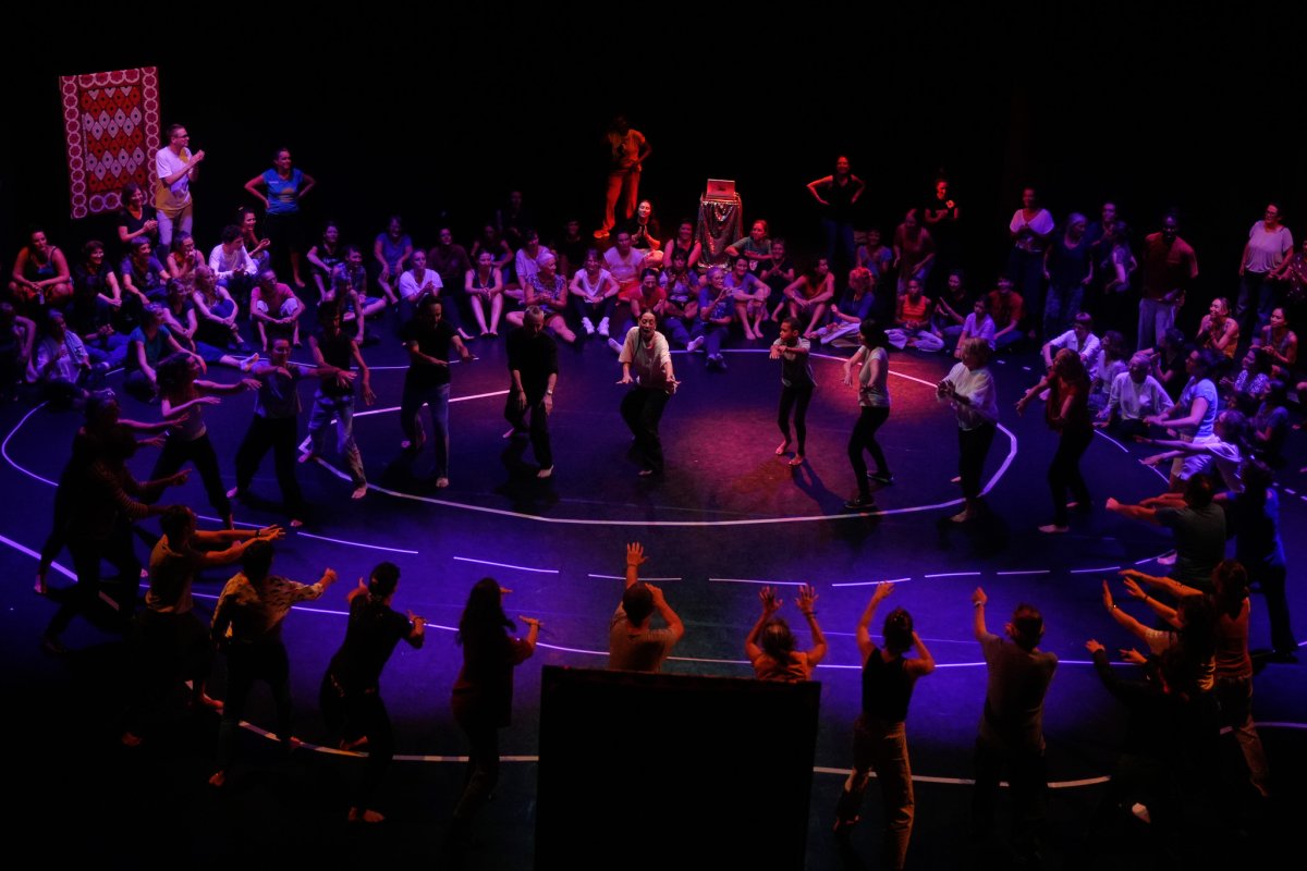 Wanjiru Kamuyu directing dancers during Shangwe, le bal rehearsals in Lyon