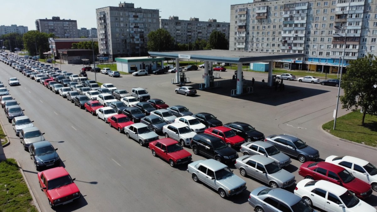 Russian Regions Enforce Odd-Even Gasoline Rationing as Drone Strikes Trigger Fuel Shortages