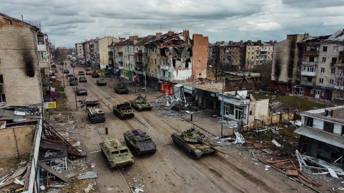 Zelensky Sacks Syrskyi as Ukraine Faces Russian Onslaught