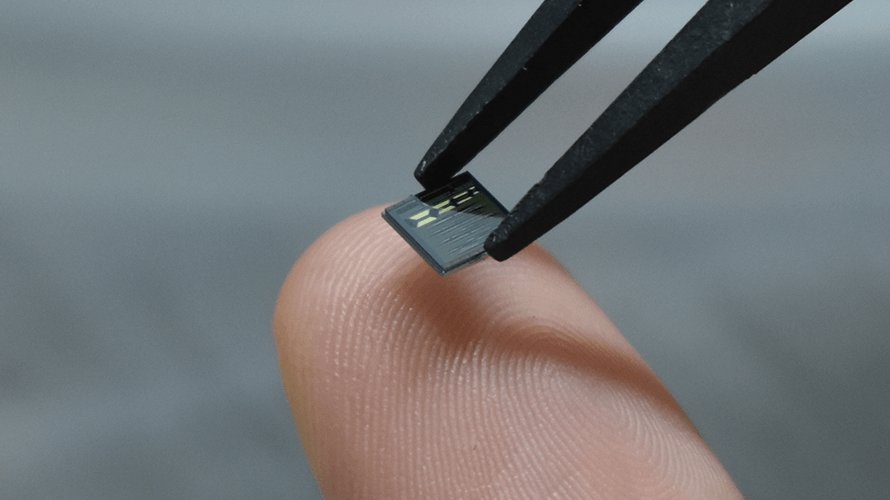 Japan's Photonic Chips Drive AI and Semiconductor Leadership