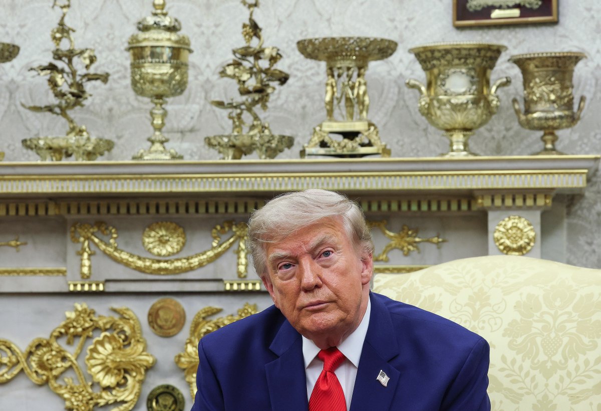 Trump Threatens Strikes on Iranian Nuclear Facilities Including Pickaxe Mountain