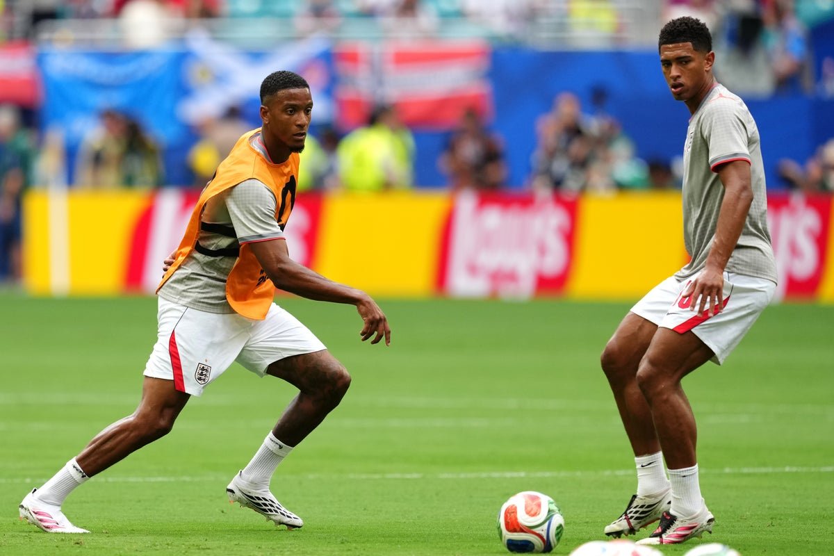 Henderson training with protective cast before the Norway quarter-final