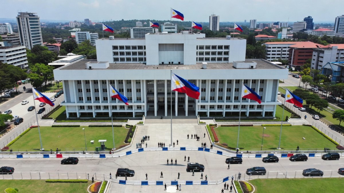 Marcos' Trust Rating Drops to 34% Ahead of 5th SONA