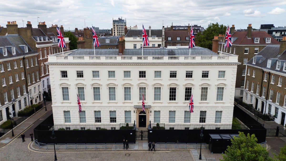 UK's Revolving Prime Ministers Highlight Structural Democratic Strains