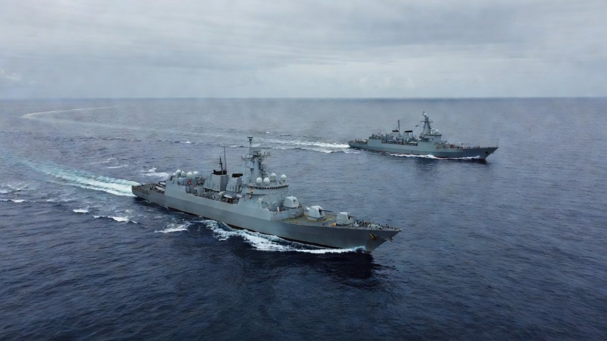 Chinese Destroyer Live-Fire in Japan EEZ Near Okinotorishima