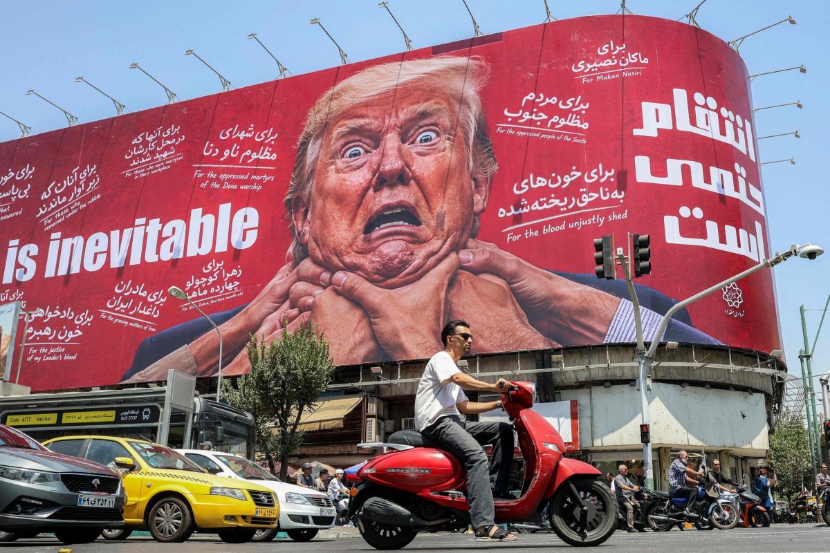 Trump Warns of Strong Military Action if Iran Diplomacy Collapses