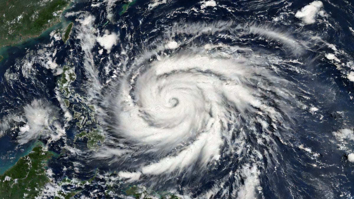 Super Typhoon Bavi Approaches Philippines — PAGASA Warns of Heavy Rain and Strong Winds