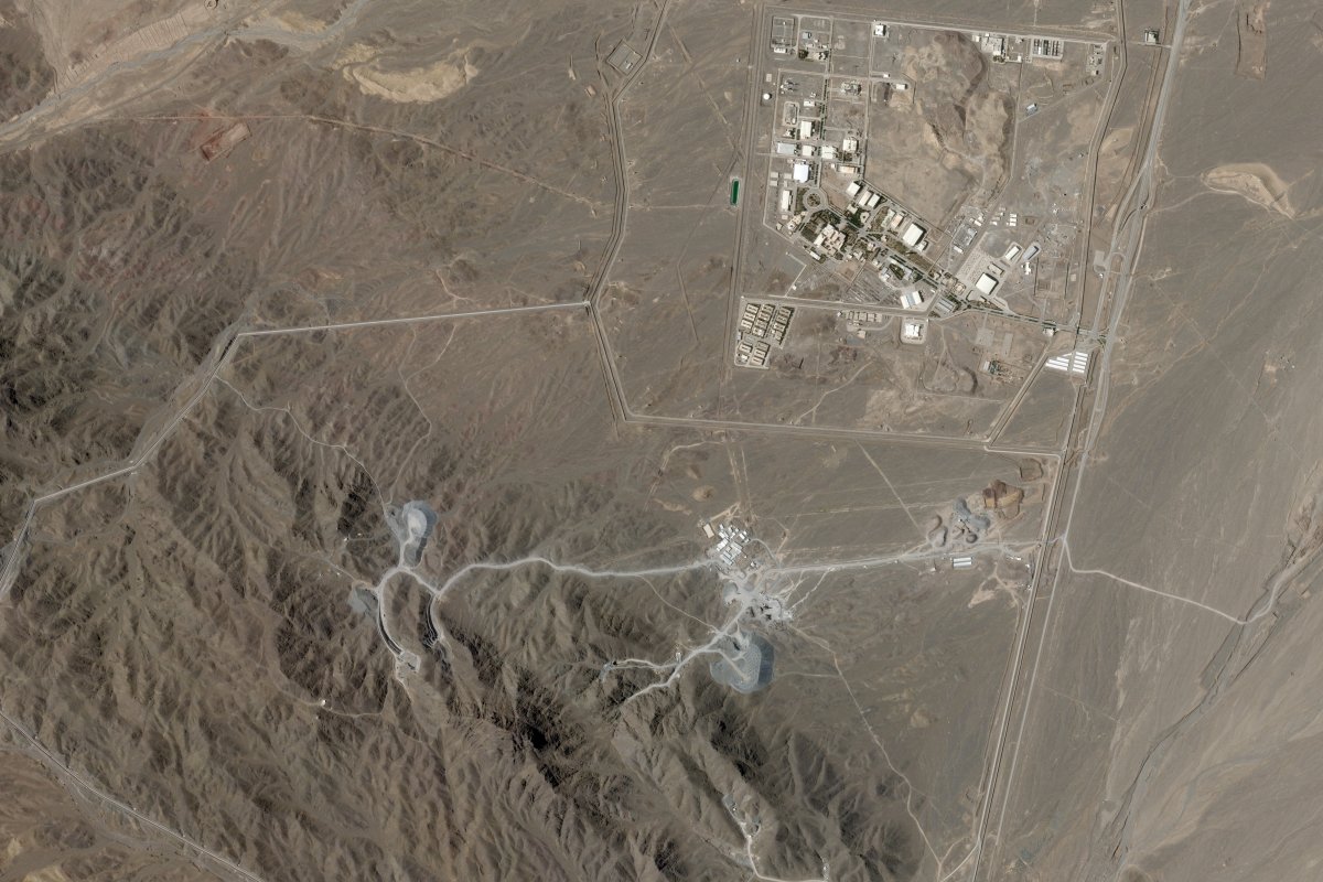 Satellite image of Natanz nuclear facility and Pickaxe Mountain construction