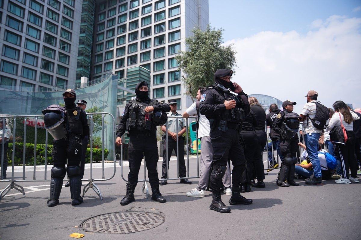 Mexico Deploys 17,000 Police for England World Cup Clash