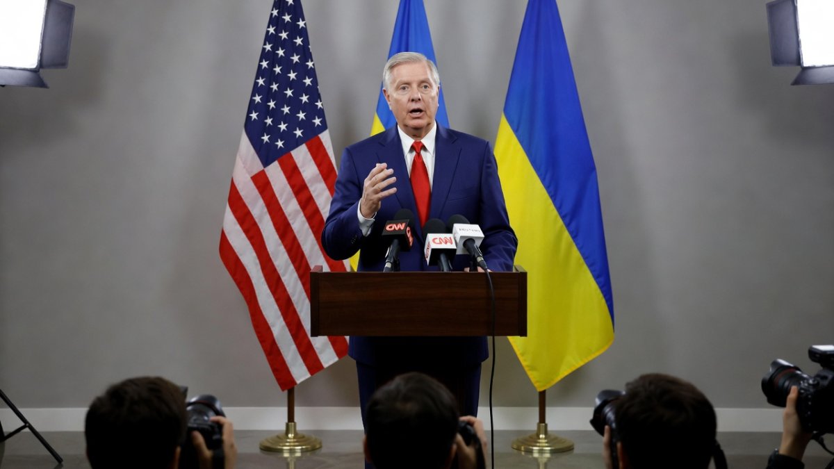 Lindsey Graham's Russia Sanctions Bill Gets White House OK