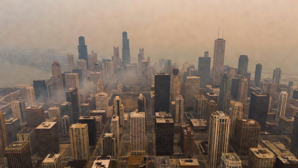 Canadian Wildfire Smoke Blankets East Coast, Midwest: 830 Fires, 17 States Affected