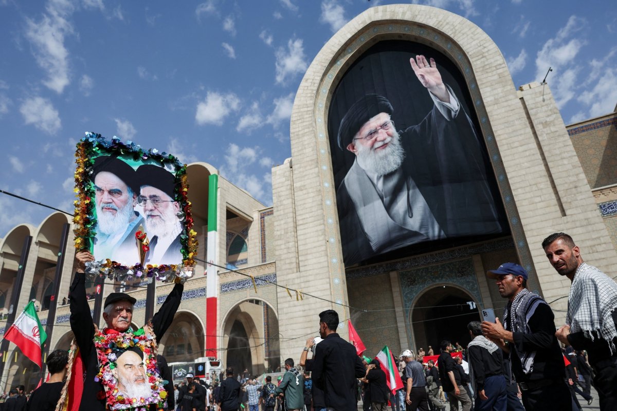 Khamenei Funeral: Mojtaba Succession and Regional Fallout