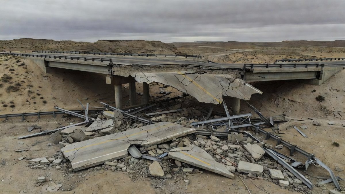 Damaged bridge in Hormozgan province after US air strike
