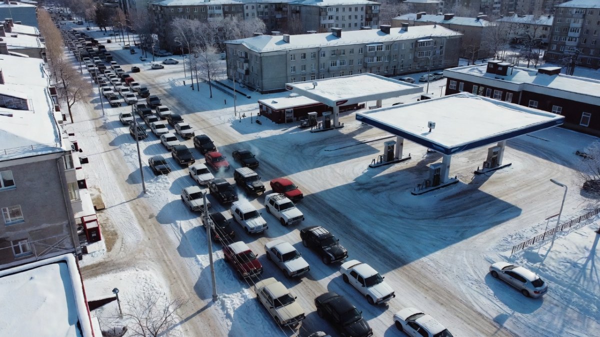 Russian Regions Begin Odd-Even Gasoline Rationing