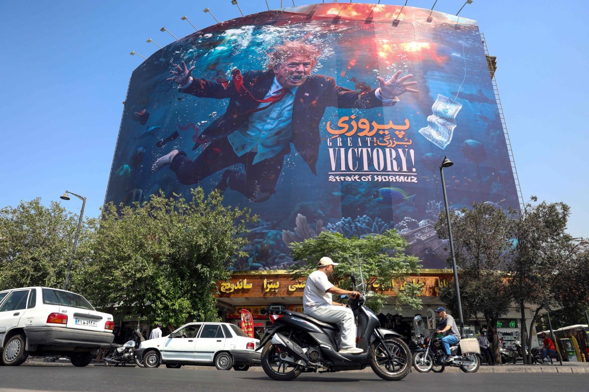 US Expands Iran Sanctions as Pakistan Steps Up Mediation in Stalled Gulf War