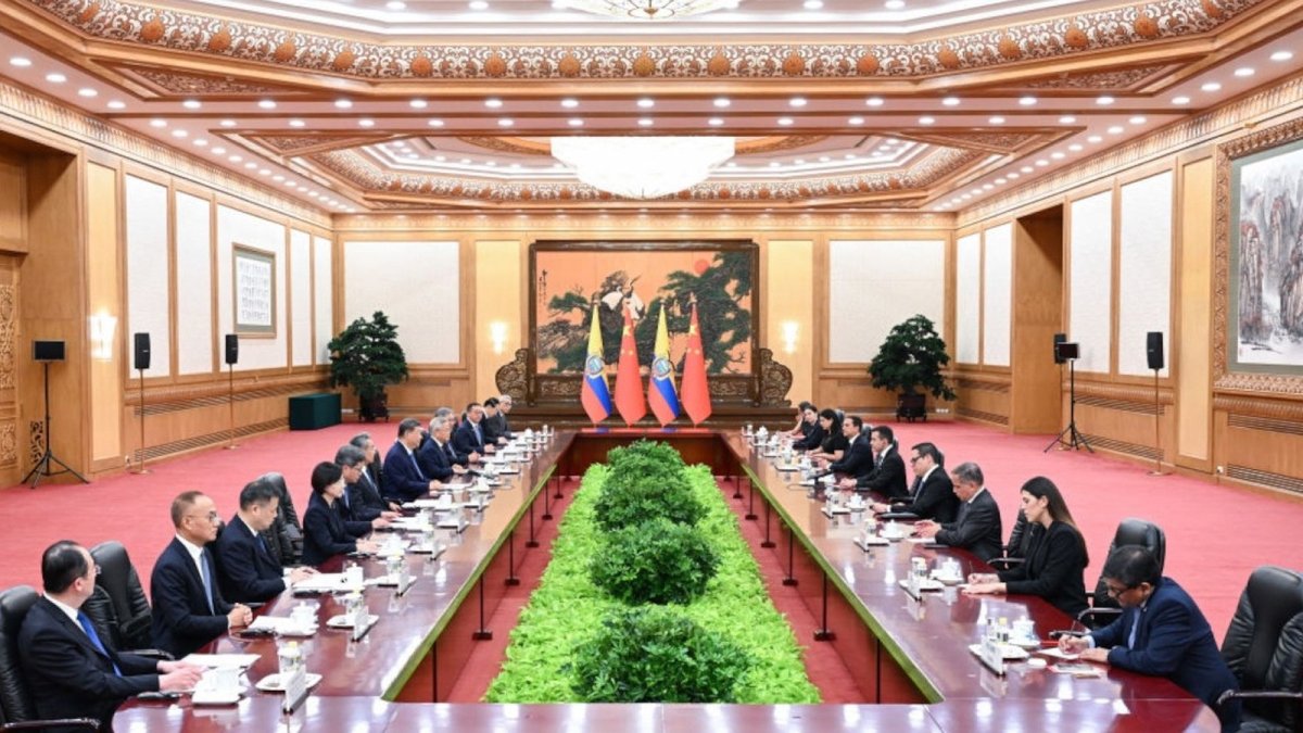 Xi Jinping speaks on China-Ecuador relations in a CGTN report