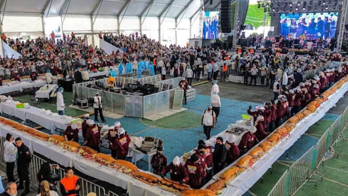 Mexico City Sets Guinness Record with 100-Meter Torta at Torta Fair