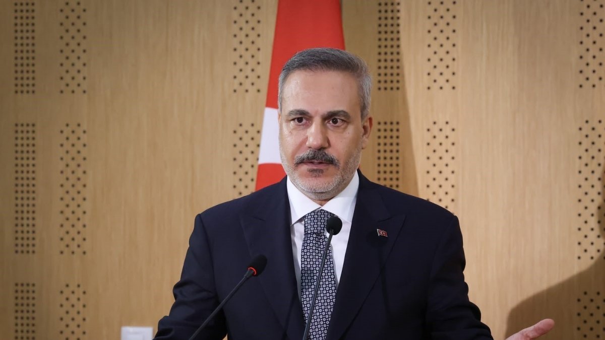 Turkish Foreign Minister Hakan Fidan and Iranian counterpart Abbas Araghchi discussed reopening the Strait of Hormuz