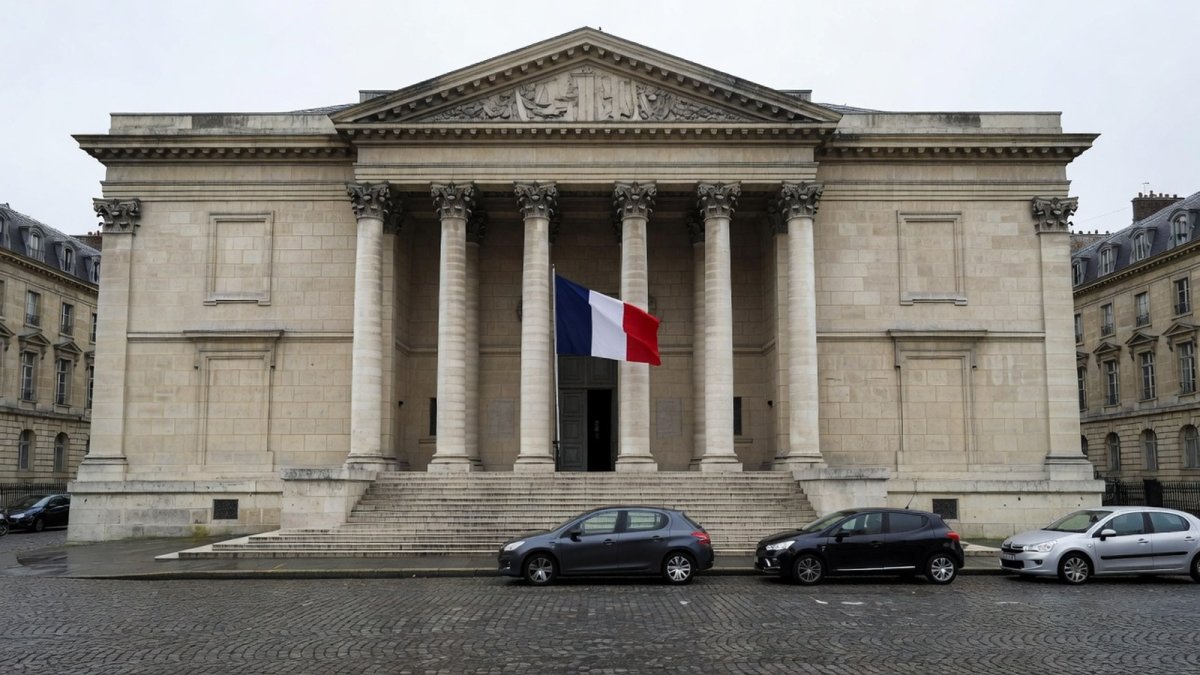 Russia Condemns France's Deportation of RT Journalist