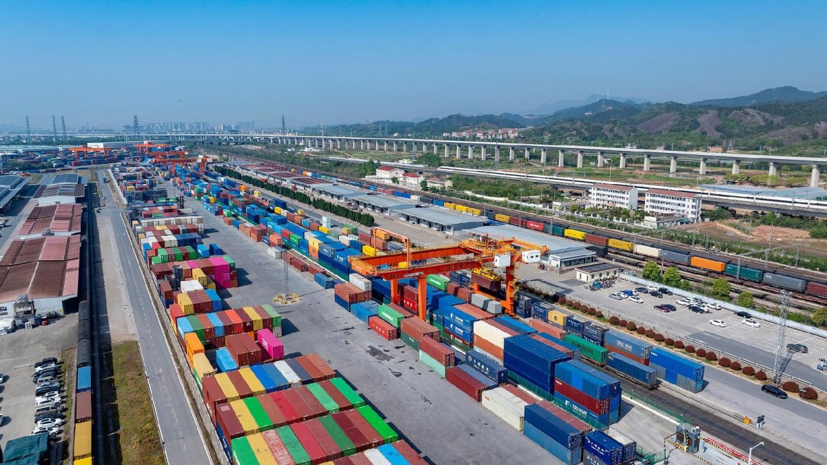 Yangtze River Delta Surpasses Japan as China's Growth Engine